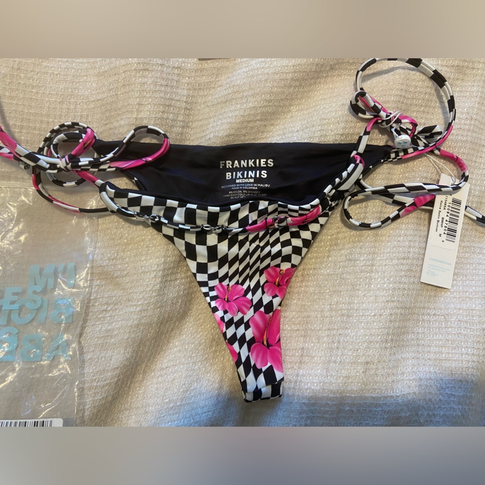 Frankie’s Bikini Keira Bottom Size M